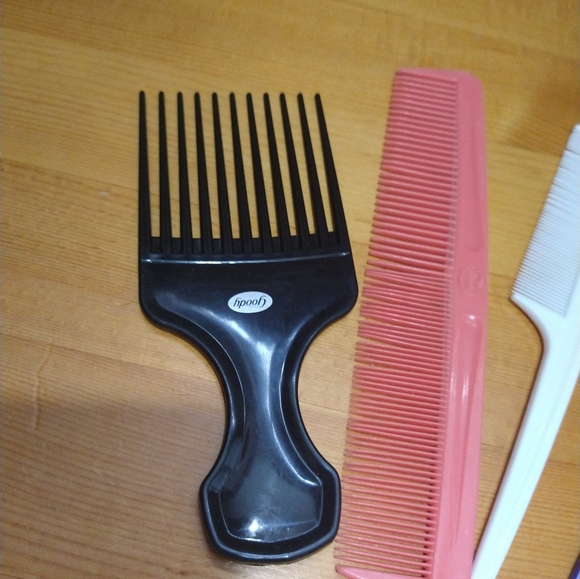 Free with purchase hair combs , pick, accessories bundle lot - Picture 2 of 5